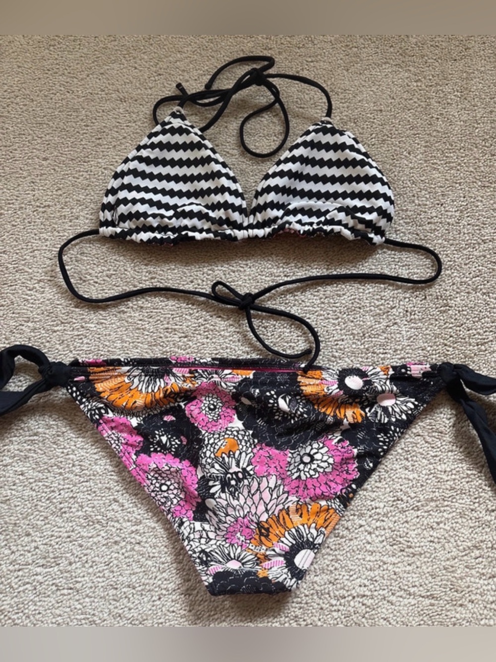 Volcom Y2K Miss Mod Reversible Bikini - Picture 3 of 8